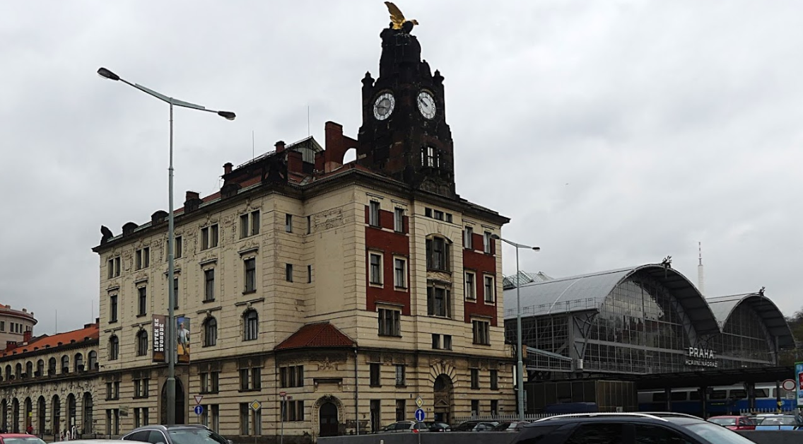 prague main station outside